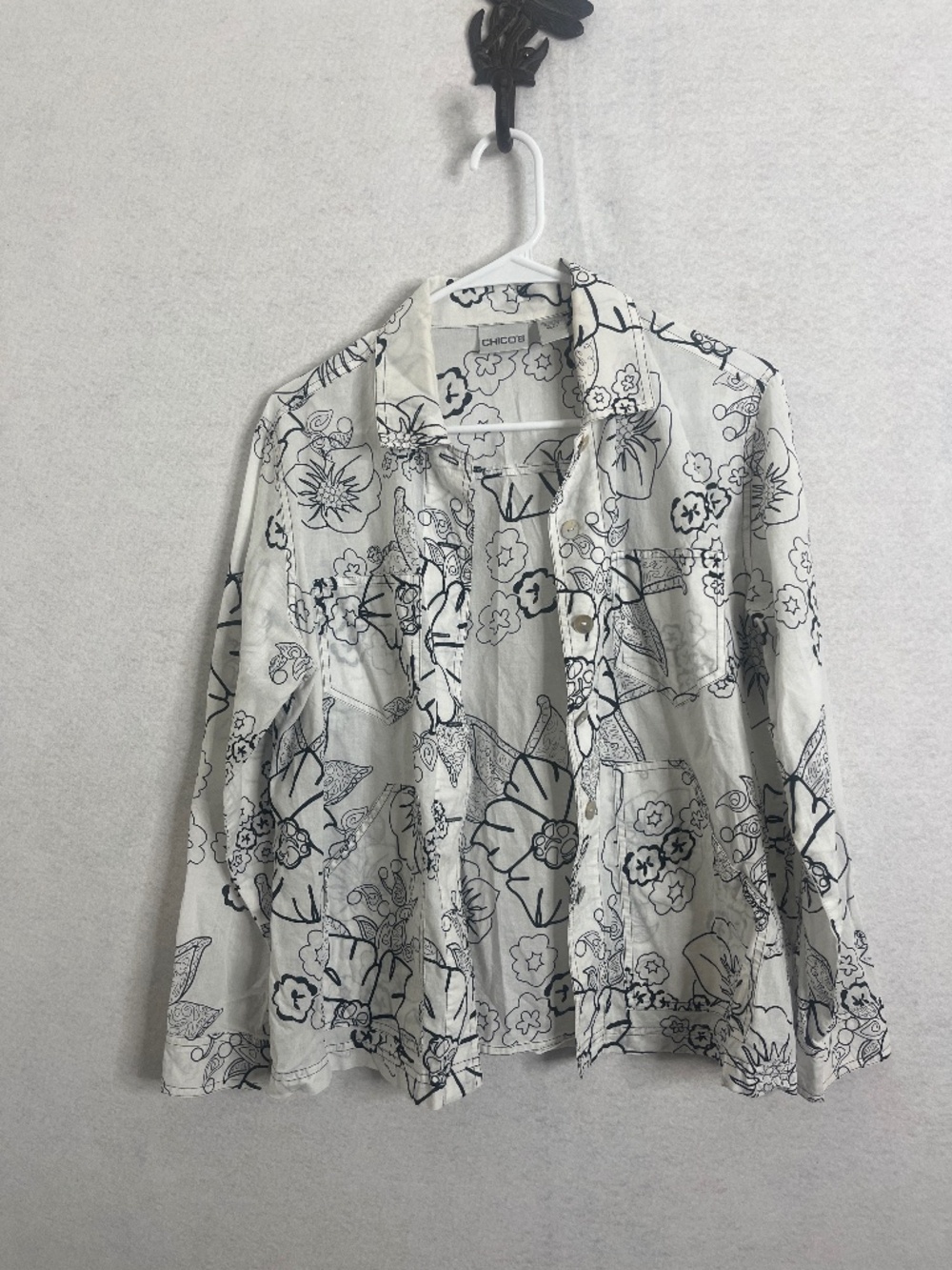 Chico’s Floral Button Front Blouse Size 1 Black White Lightweight